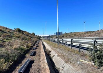 Comienzan las obras para instalar las pantallas que mejorarán la calidad acústica en la zona de Juan Benítez