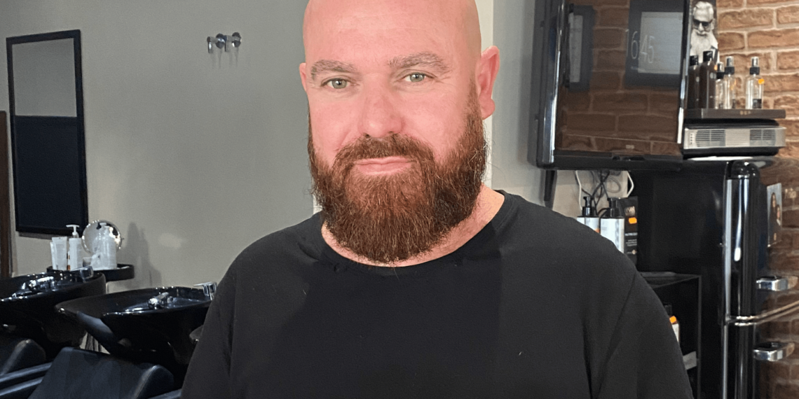 Jorge Peña, el peluquero más solidario de San Pedro