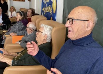 «Ilusión» y «ganas de vivir»: El poder de la música en los mayores de Estepona