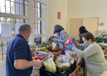 Una mañana en las colas del hambre