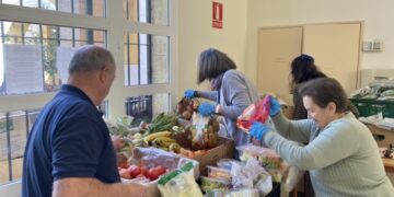 Una mañana en las colas del hambre