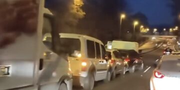 Accidente en la A-7 en Marbella tras una colisión múltiple provoca retenciones