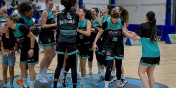 El CAB Estepona JDCS se hace con la victoria del primer derbi malagueño en la Liga Femenina Challenge