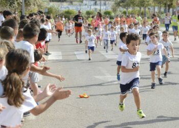 Cerca de 500 escolares del colegio Atenea de Torremolinos corren este viernes contra la violencia de género