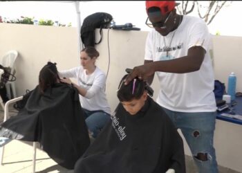 Jorge Peña recauda con ‘Cortes Solidarios’ alrededor de 4.000 euros para la Asociación Principito