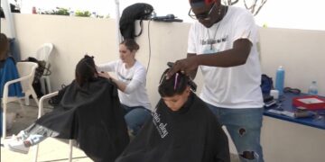 Jorge Peña recauda con ‘Cortes Solidarios’ alrededor de 4.000 euros para la Asociación Principito