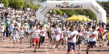 Cerca de 1.000 escolares corren por la inclusión en Torremolinos en la Carrera por la “CaPAZidad”