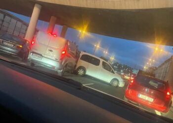 Una nueva colisión entre un camión y un turismo se suma al goteo diario de accidentes en la AP7