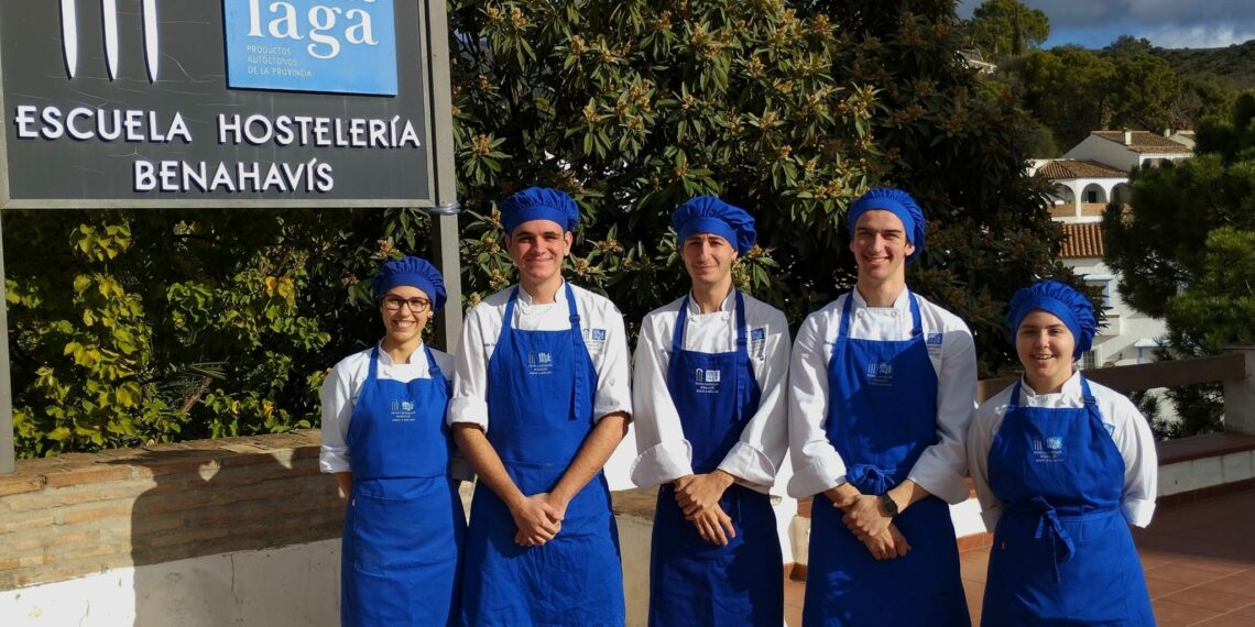 Cinco alumnos de la Escuela de Hostelería de Benahavís aspiran al Premio Le Cordon Bleu de Alta Cocina