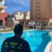 Un hotel de Benalmádena dona el agua de su piscina al Ayuntamiento para regar jardines y limpiar contenedores