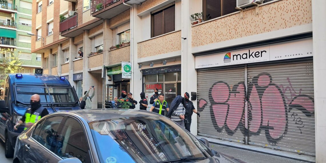 Detenidos miembros de grupo transnacional dedicado a robos tras 17 registros, dos de ellos en Estepona