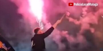 Denunciado el propietario de un ‘coche discoteca’ que organizó una fiesta en la que se usó pirotecnia