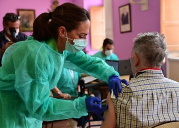 Andalucía llega en un mes al millón de vacunas puestas frente a la gripe en la campaña 2023-2024