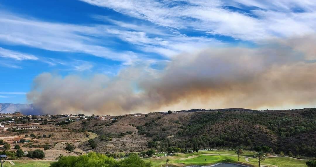 Estabilizado el incendio declarado en Mijas y los vecinos podrán volver a sus casas