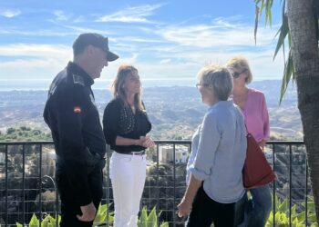 Mijas habilita un punto de atención para quienes han sufrido daños materiales por el incendio