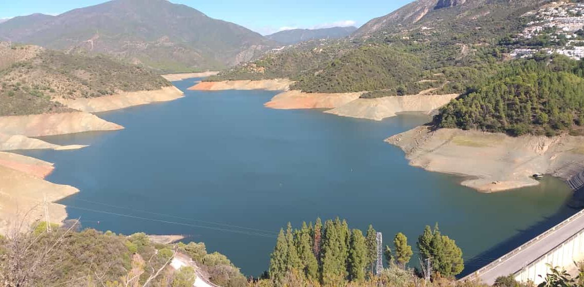 Escasez grave en el pantano de Istán: Las reservas descienden por debajo del 30%
