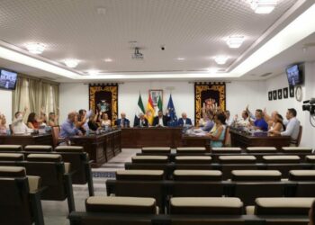 Mijas afronta hoy la moción de censura que podría dar la Alcaldía a Ana Mata