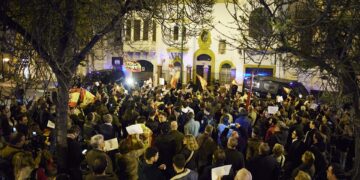 El PP andaluz condena los «actos violentos» ante sedes del PSOE aunque dice «entender los motivos»