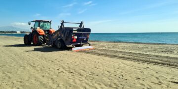 Estepona licita el servicio de mantenimiento de playas y jardines para los próximos cuatro años
