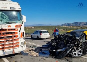 Tres fallecidos en un accidente de tráfico en Coín con tres vehículos implicados