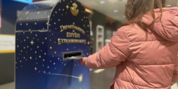 Correos instala buzones mágicos en las 18 oficinas de la provincia de Málaga