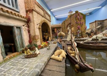 Un belén marinero inspirado en un puerto pesquero preside la campaña de Navidad del Hospital Clínico de Málaga