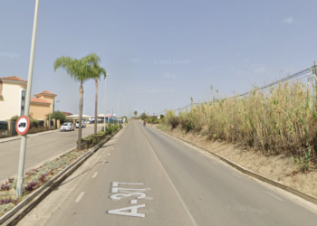 Un conductor se da a la fuga y acaba colisionando con otro vehículo en Manilva