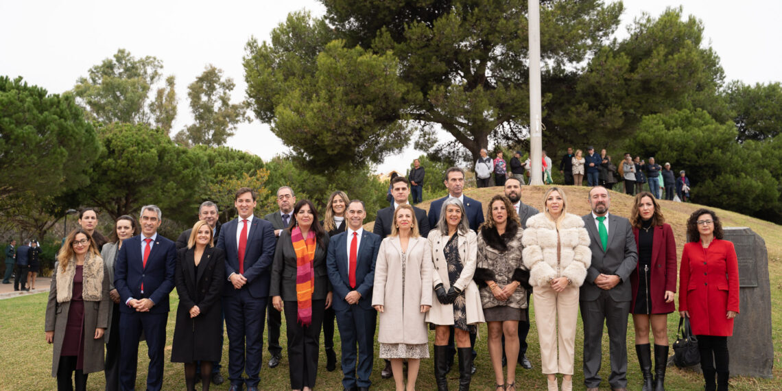 El alcalde de Benalmádena apela “a la defensa de la Constitución y a la división de poderes” en el Día de la Constitución Española