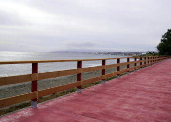 El Ayuntamiento de Estepona finaliza las obras del tramo de corredor litoral en la playa del Cristo