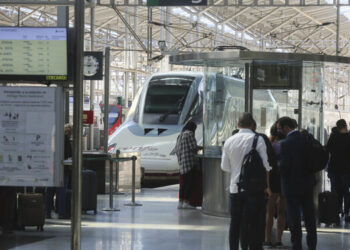 Los nuevos abonos gratuitos de Cercanías y Media Distancia se pueden adquirir desde este sábado