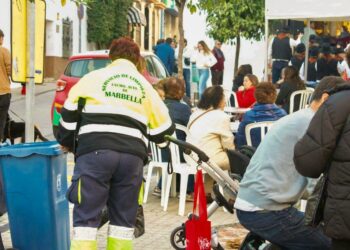 Marbella pone en marcha un dispositivo especial de limpieza para los eventos navideños