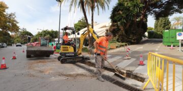 Marbella comienza la modernización del alumbrado en Cánovas del Castillo