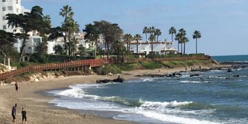 La Senda litoral de Mijas renueva un año más el prestigioso galardón Bandera Sendero Azul