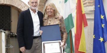 El Ayuntamiento de Marbella homenajea a cuarenta empleados municipales por su jubilación