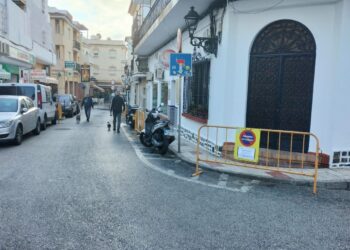 Arrancan las obras en La Carihuela para mejorar el suministro eléctrico y superar los cortes de luz