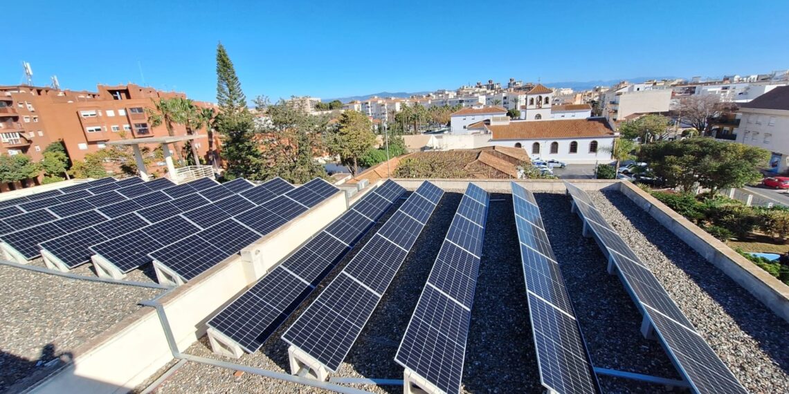 Torremolinos lleva a cabo un plan para la instalación de paneles fotovoltaicos en los edificios municipales