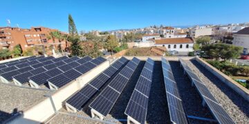 Torremolinos lleva a cabo un plan para la instalación de paneles fotovoltaicos en los edificios municipales