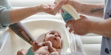 La baja por nacimiento se ampliará a 20 semanas y se retribuirán los permisos parentales