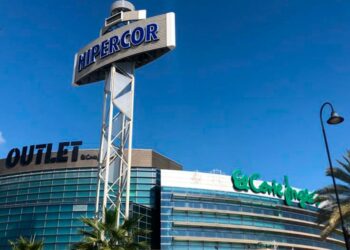 El Corte Inglés de Mijas entrega un premio de 5.000 euros con motivo de su Aniversario