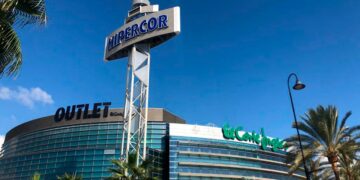 El Corte Inglés de Mijas entrega un premio de 5.000 euros con motivo de su Aniversario