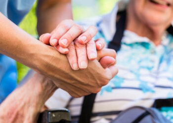 La Junta destina 16,1 millones más al Servicio de Ayuda a Domicilio