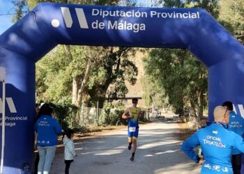 El Club Triatlón Tiburones de Estepona logra la segunda plaza el en duatlón de Álora
