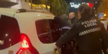 Detenido en Benalmádena tras intentar disparar con una escopeta a unos policías
