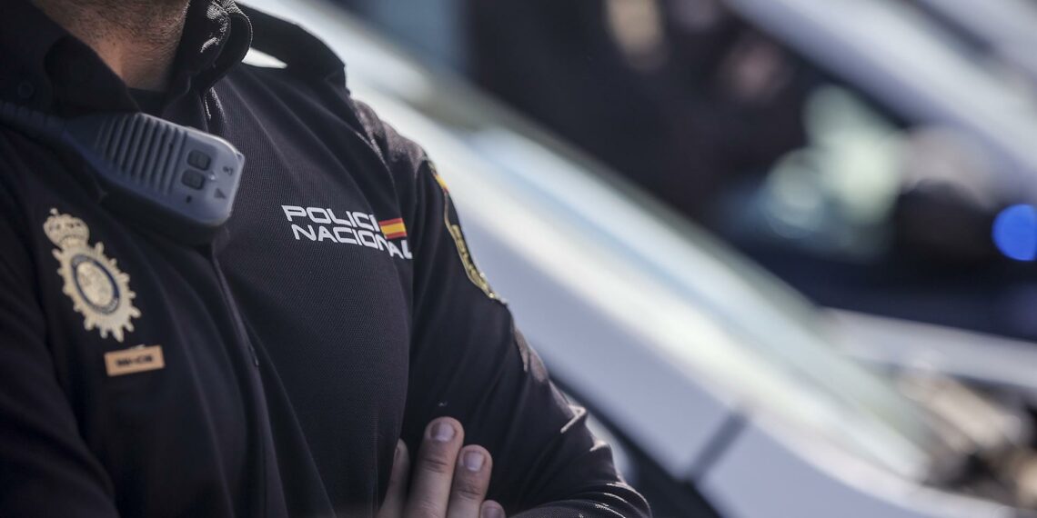 Detienen en Estepona al líder de una red de estafas con criptomonedas en Suiza que usaba a famosos