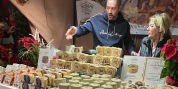 Así es el mercadillo navideño artesano que se instalará en el Puerto Deportivo de Estepona