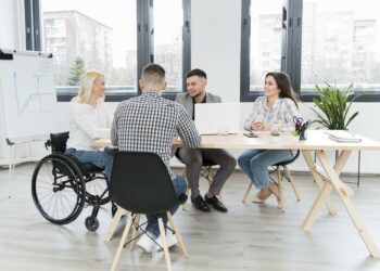 La Asociación Española de Consumidores pide igualdad de derechos para los consumidores con discapacidad