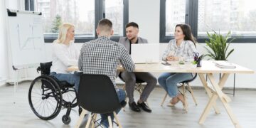 La Asociación Española de Consumidores pide igualdad de derechos para los consumidores con discapacidad