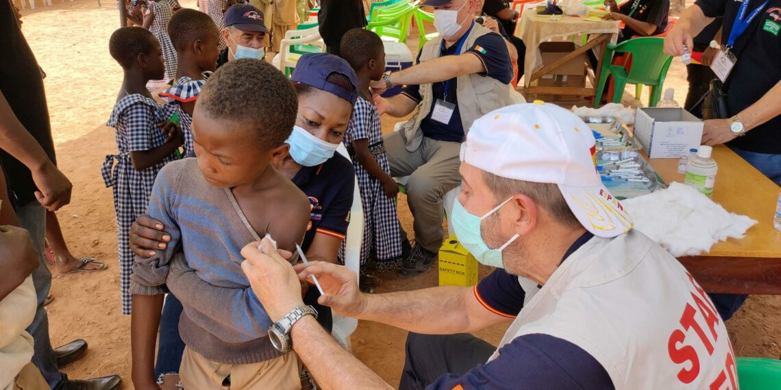 El Parlamento subvencionará una vacunación contra meningitis en Costa de Marfil y un proyecto para refugiados en Siria