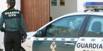 Detienen en Mijas a un hombre por agredir y amenazar con armas de fuego a su madre