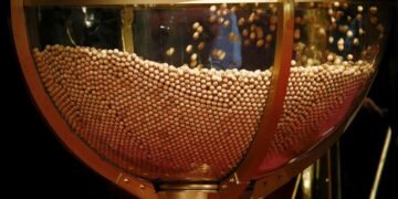 Casi 100 millones en billetes: Málaga bate el récord de venta de Lotería de Navidad